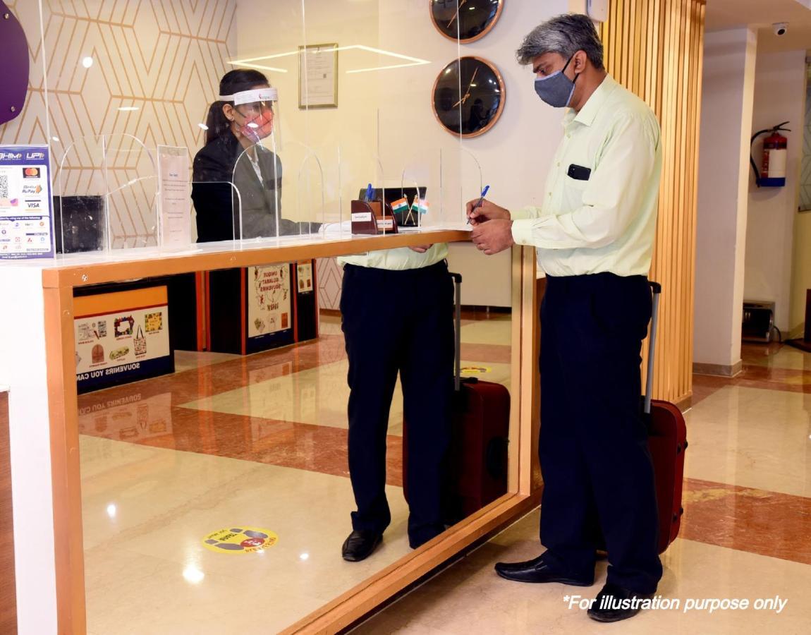 Spot On New Golden Star Guest House Near Thirumangalam Metro Station Chennai Bagian luar foto